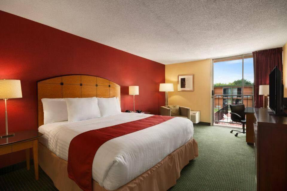 Baymont By Wyndham Salem Roanoke Area Hotel Exterior foto